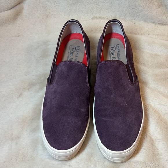 Skechers Women’s casual sneakers - size 8 - Picture 2 of 7